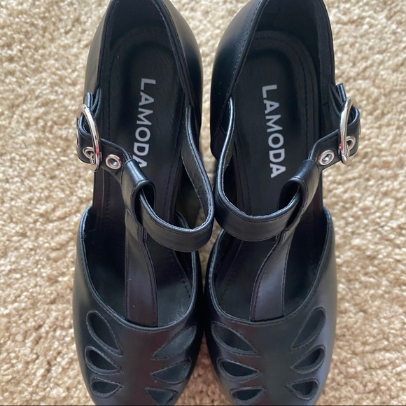 Black platform heels - Picture 4 of 10